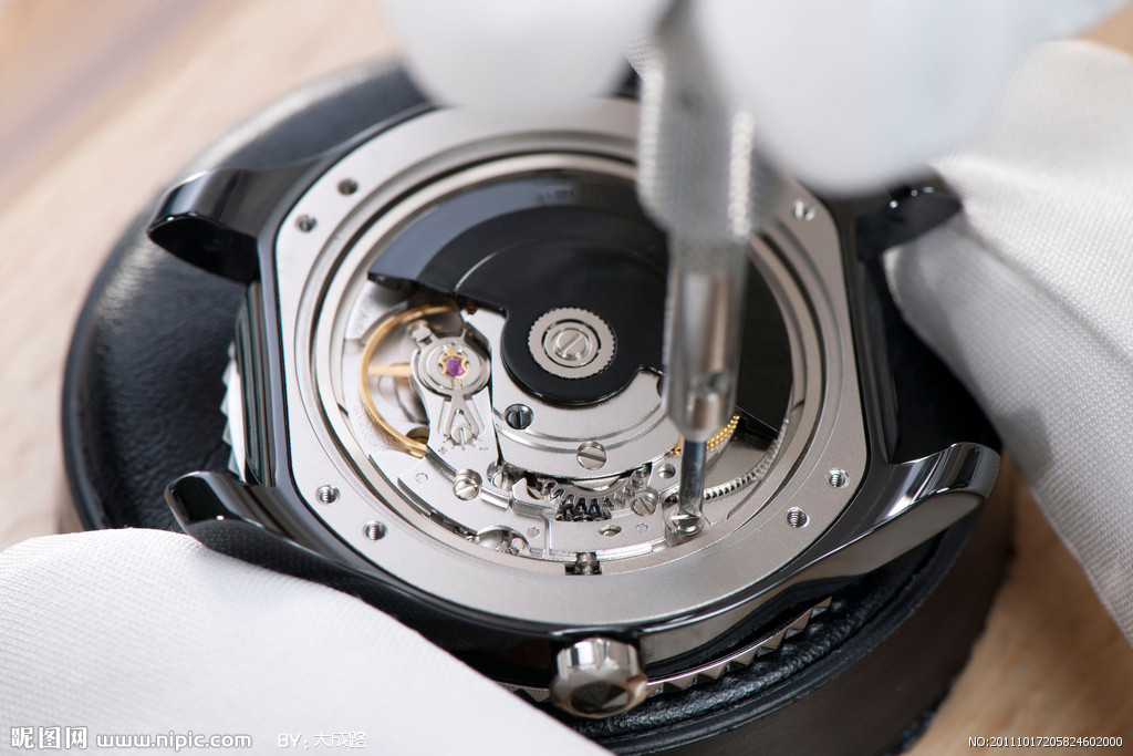 积家手表多长时间保养一次（积家清洁表带）